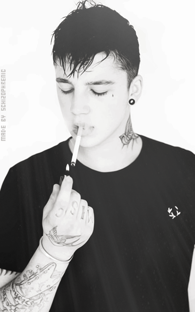 Ash Stymest U7Fxxt2N_o