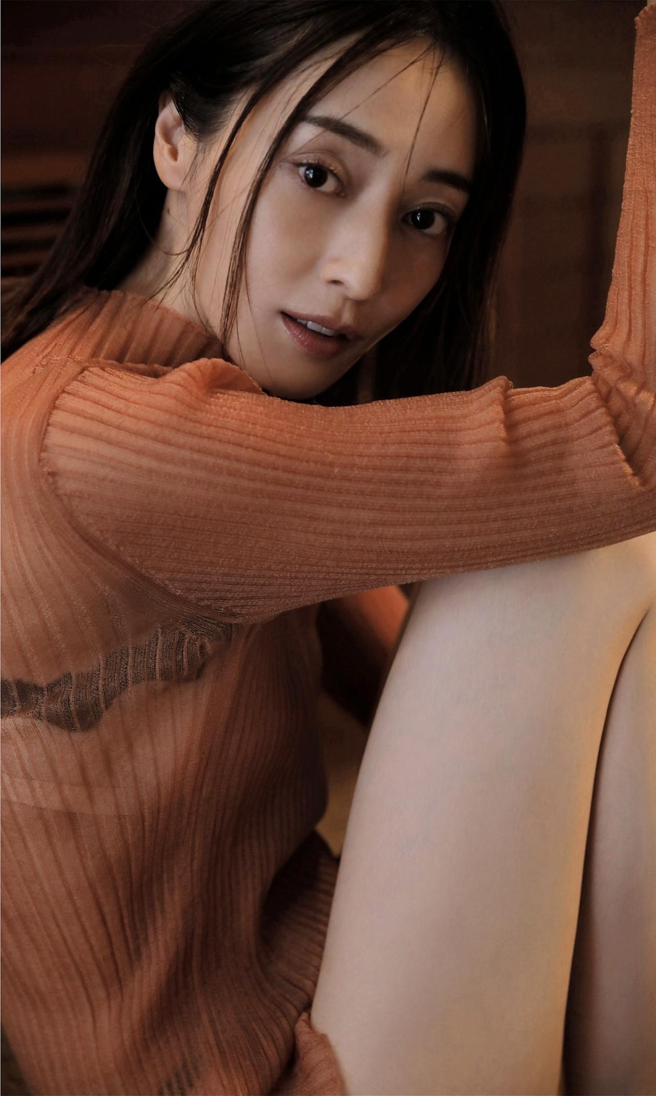 Natsuki Ikeda 池田夏希, 写真集 「いとしく、はぐくむ」 Set.01(3)