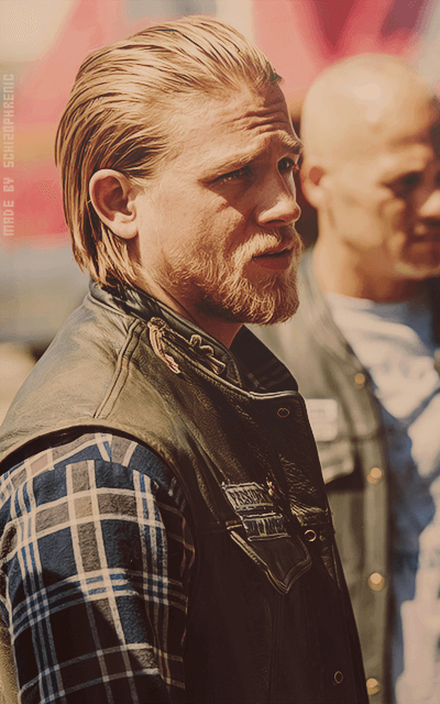 Charlie Hunnam MK9KNdm0_o