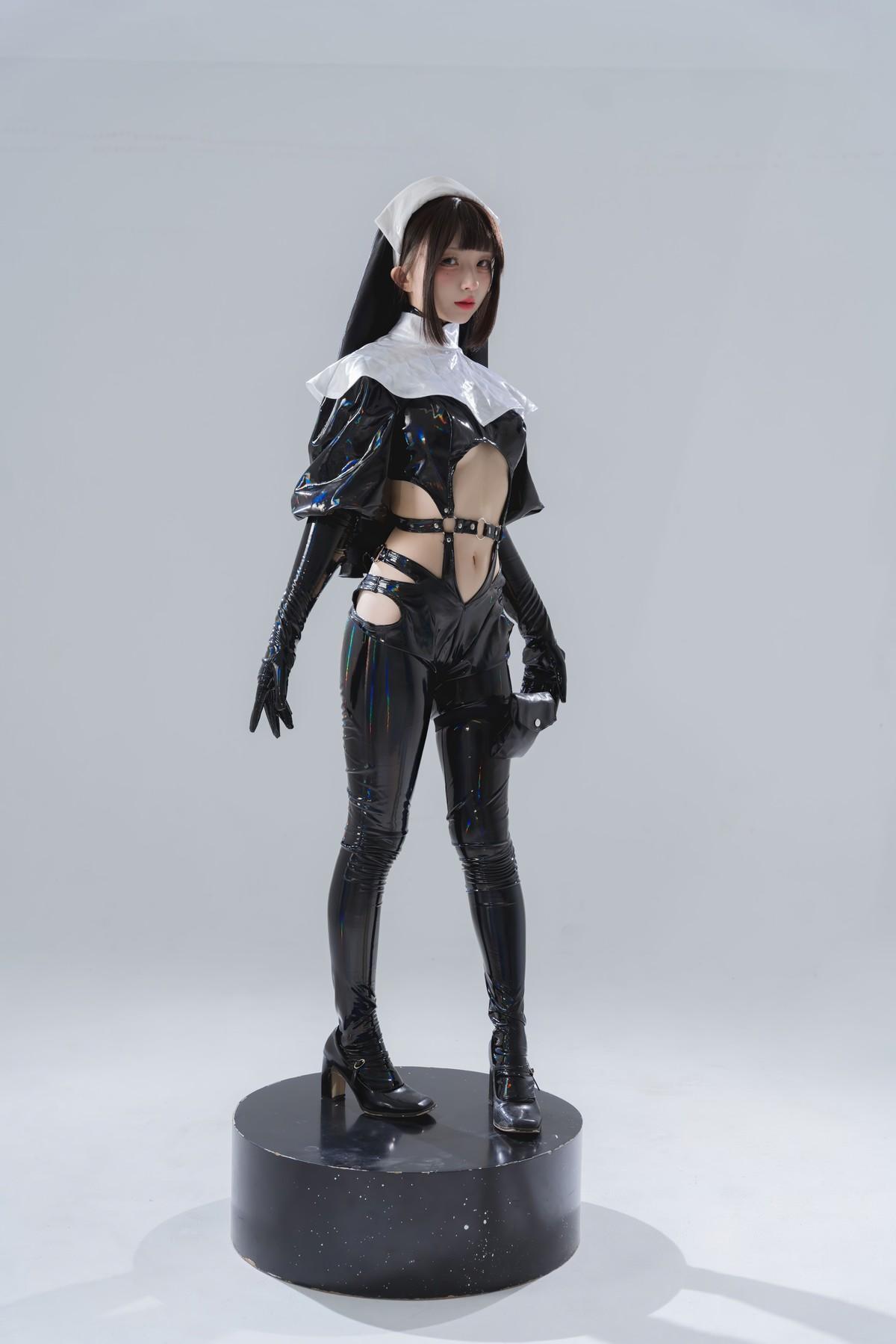 Cosplay 花铃 漆皮修女(24)
