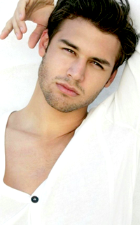 Ryan Guzman CJ2ym6Y4_o