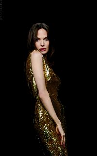 Angelina Jolie O6tXBD8v_o