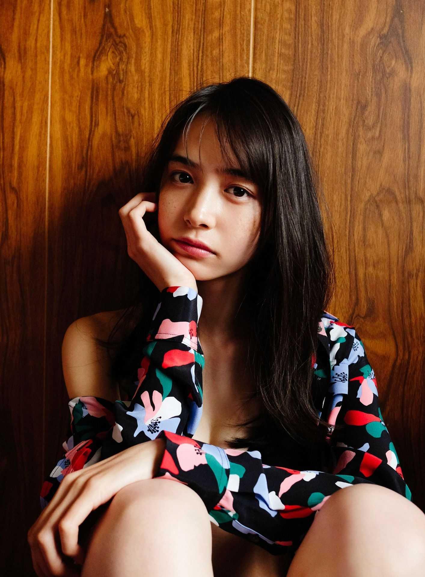 Hiroe Igeta 井桁弘恵, 週プレ PHOTO BOOK 「いげちゃん」 Set.01(2)