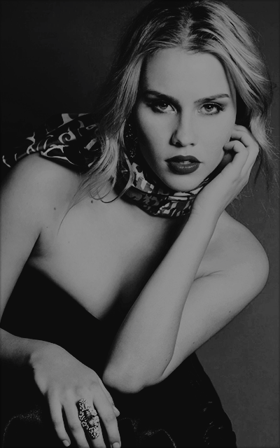 Claire holt 9MWZN5DA_o