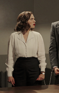 Hayley Atwell YEXsvlQc_o