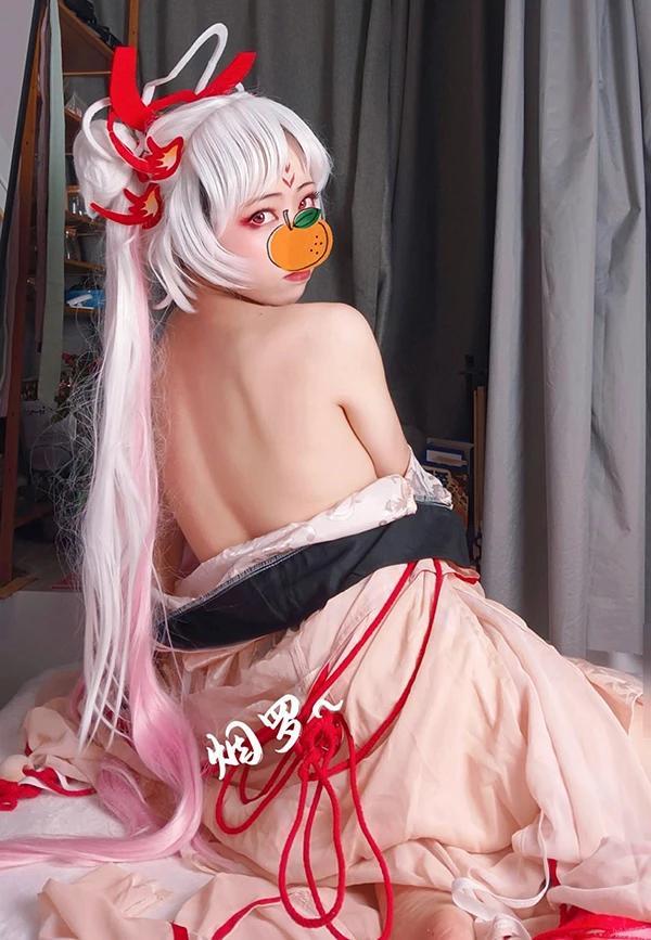 福利姬烟罗罗@yanluoluoya居家私拍尺度图2(19)