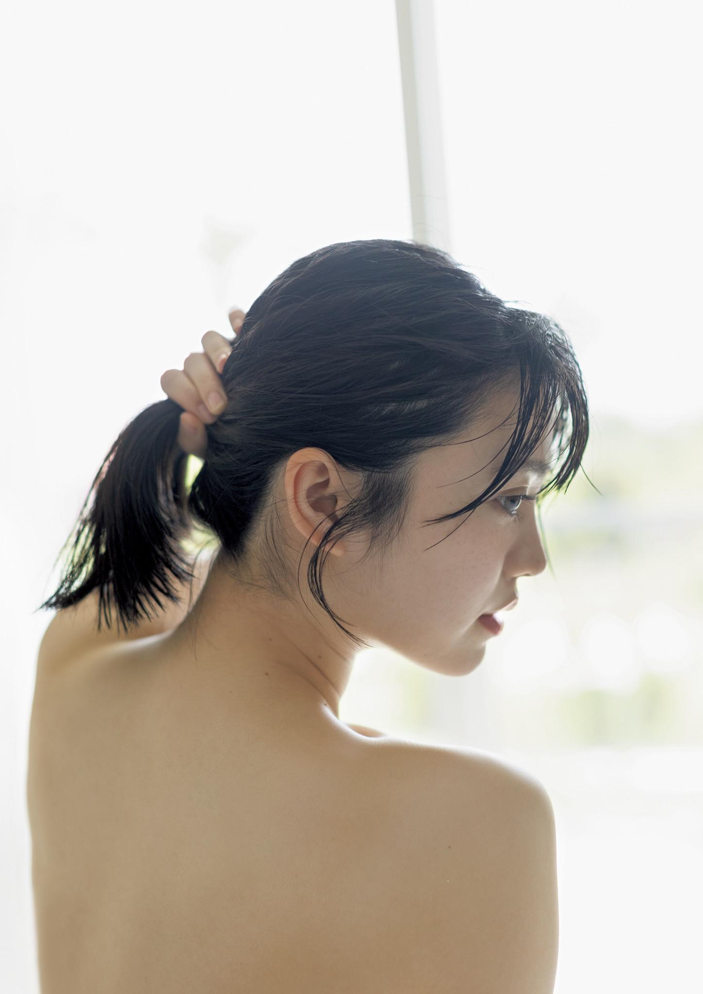 Mei Ishihama 石浜芽衣, 1st写真集 「ひかっている」 Set.01(39)