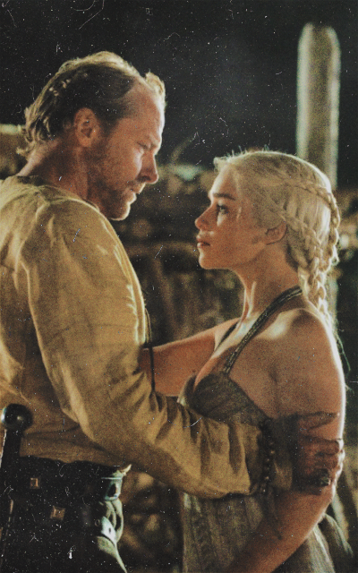 Emilia Clarke IOlEN4IN_o