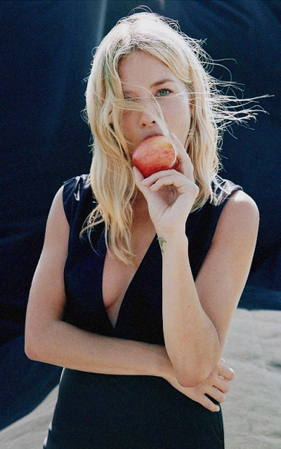 Sienna Miller - Page 6 IKfeZ4XZ_o