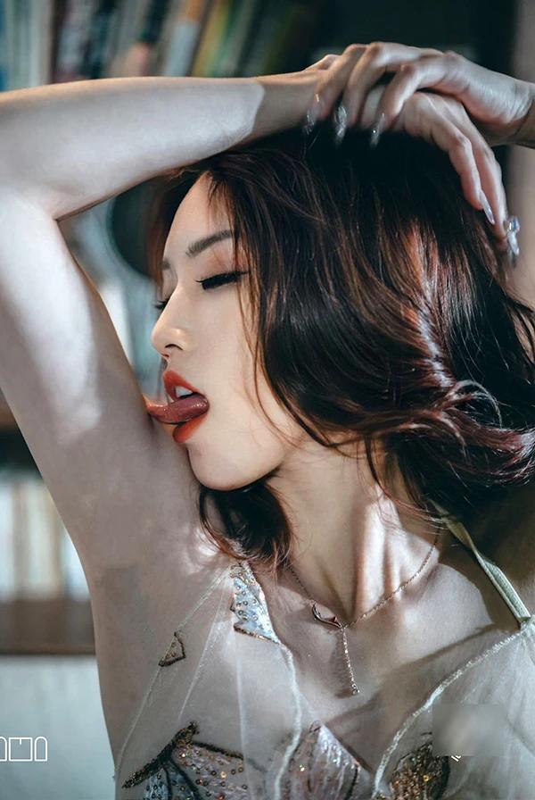 网红收藏家Q爷收集美女无圣光唯美尺度图集5(16)