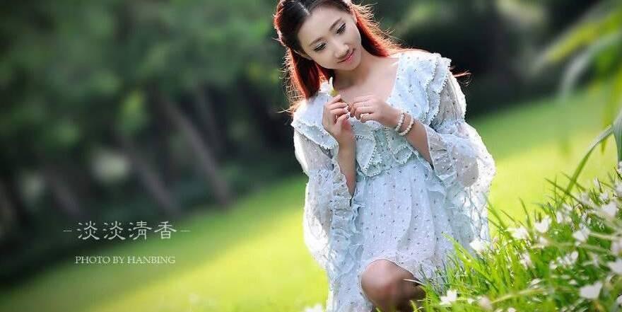 绿色满园淡淡的清香的大自然美女(11)