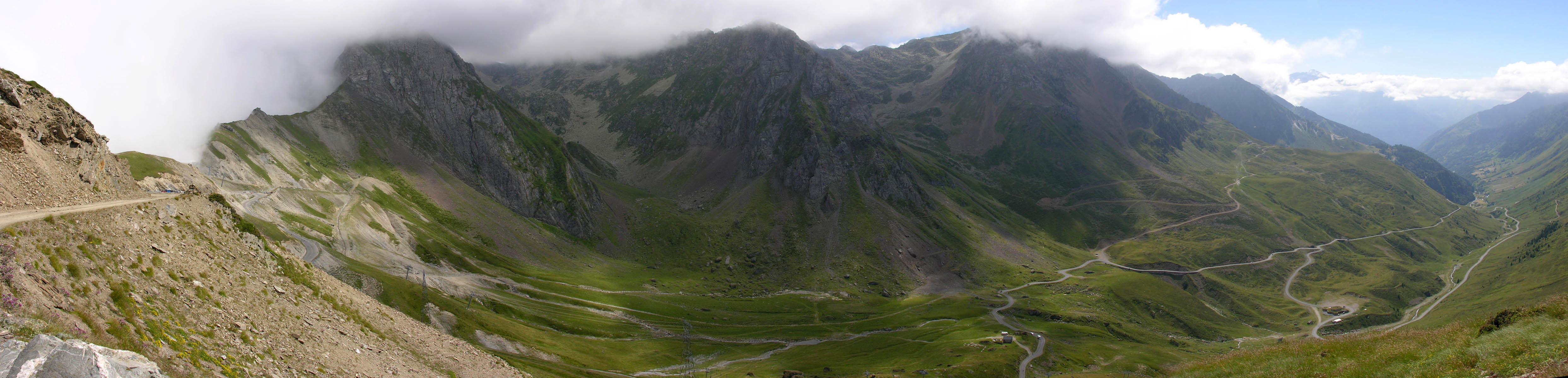 Mountain pass of Tourmalet - France.jpg