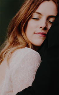 Riley Keough 5BHHRP5G_o