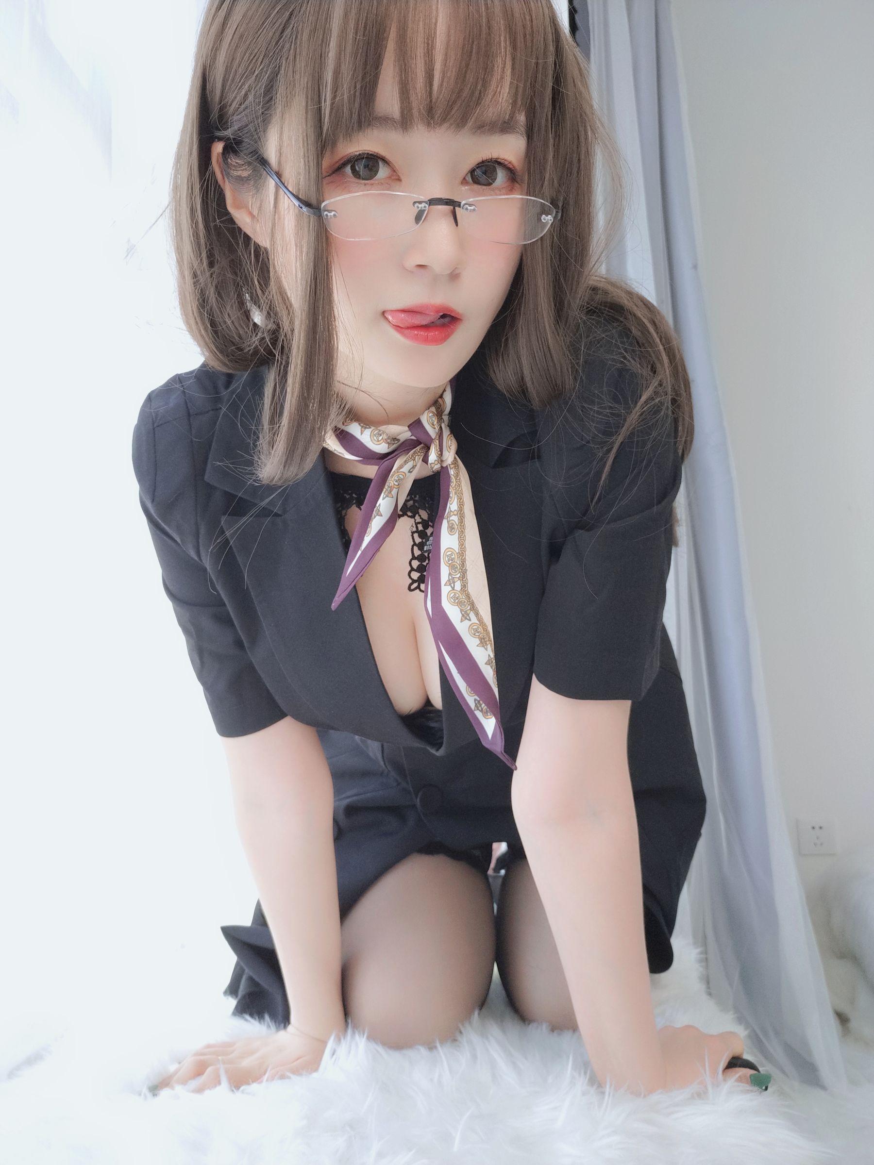 [Cosplay] Coser小姐姐白银 – OL下的内衣 写真集(55)