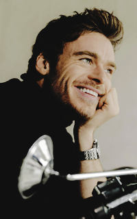 Richard Madden OahTYpLp_o