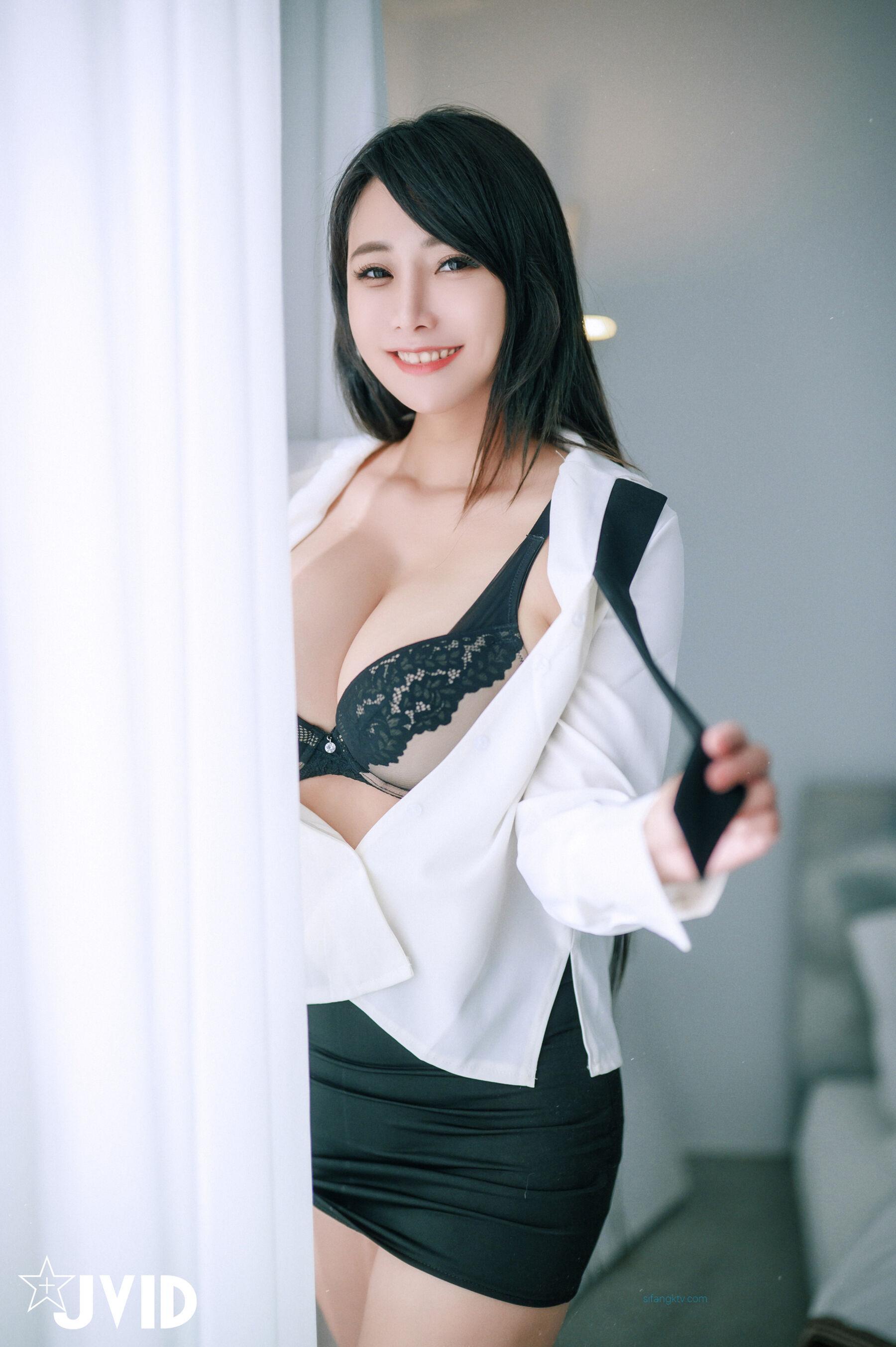 JVID 乐乐《秘书制服巨乳OL 究极蜜桃臀》(120)
