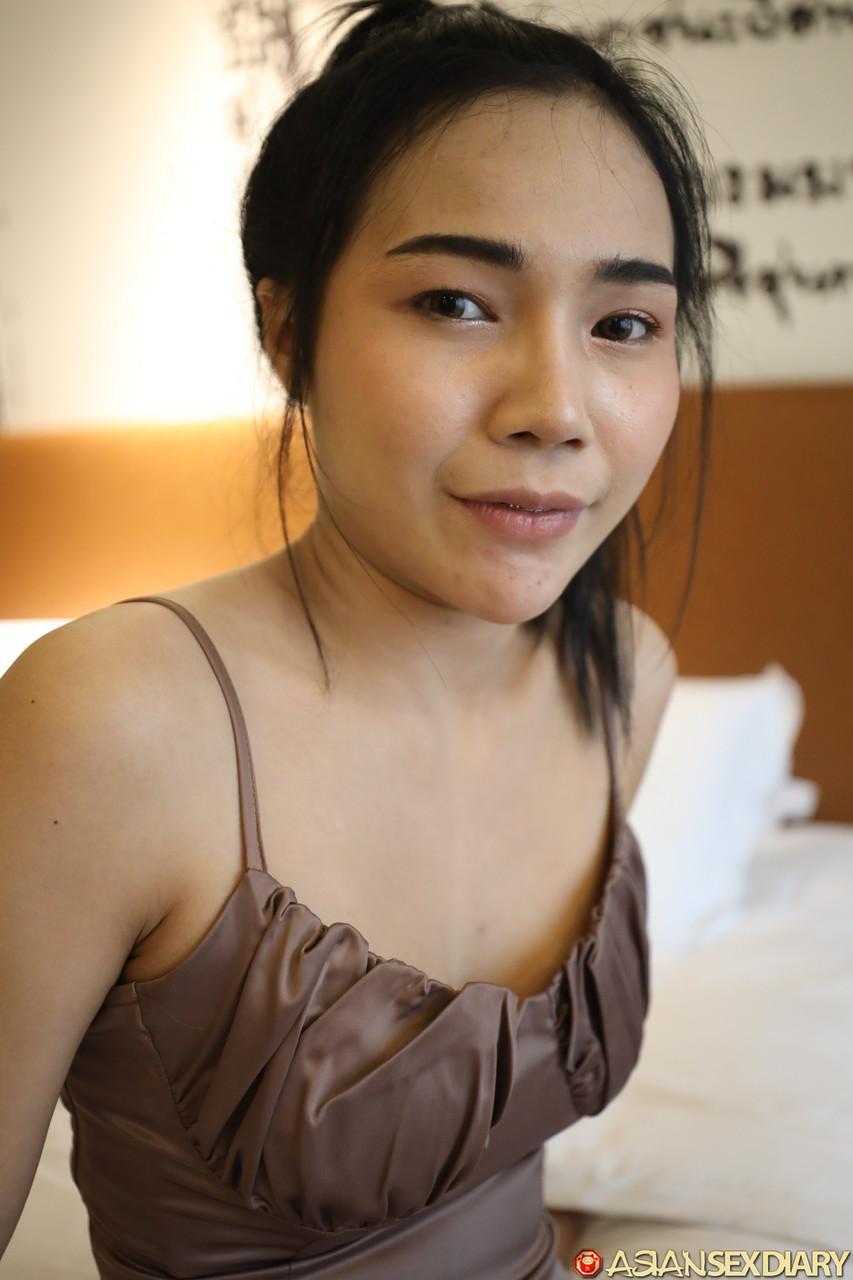 Pretty Asian girl Fern B enjoys some POV hardcore sex in her hotel room(11)