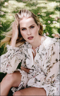 Claire Holt St49HrlR_o