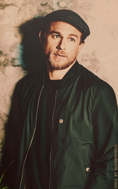 Charlie Hunnam OQOdNlDv_o