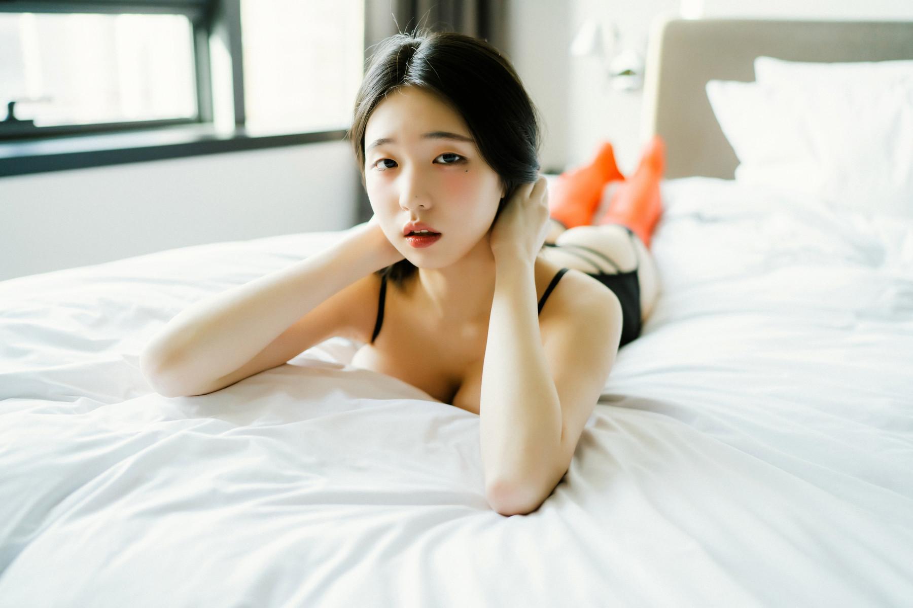 Yeon Woo 연우, [Moon Night Snap] Give Me Yours Vol.1 – Set.01(17)