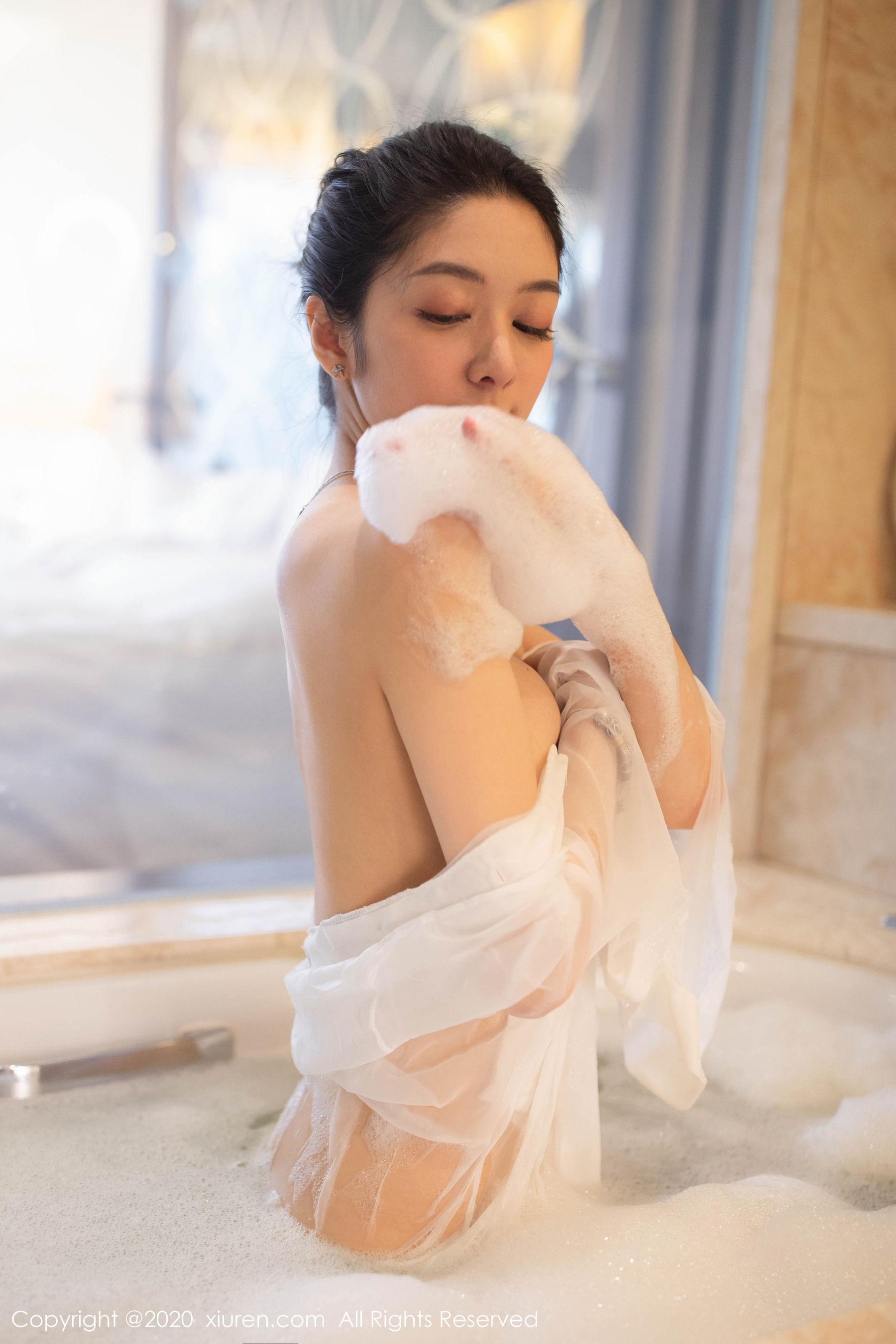 [秀人XIUREN] No.2063 Angela小热巴 《浴室湿身主题》 写真集(26)