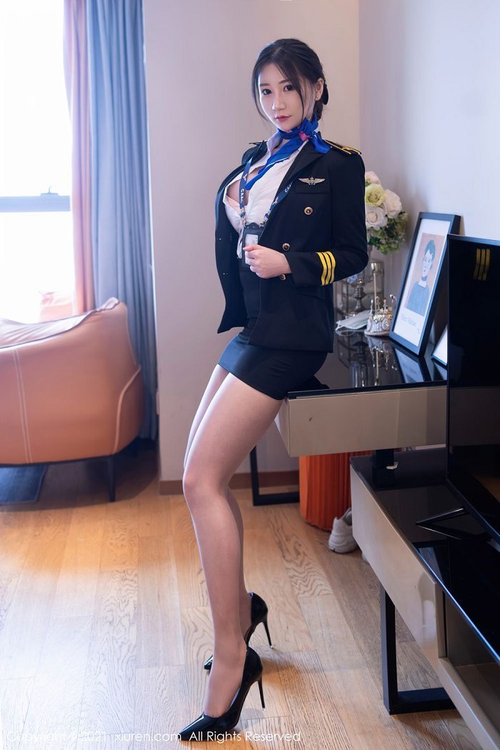 秀人网空乘小姐姐顾乔楠制服机长肥美香甜(18)