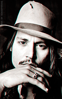 Johnny Depp 0KjxLuhf_o