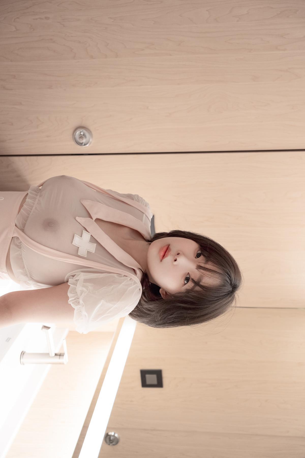 Kang Inkyung 강인경, Photobook ‘Private Nurse’(8)