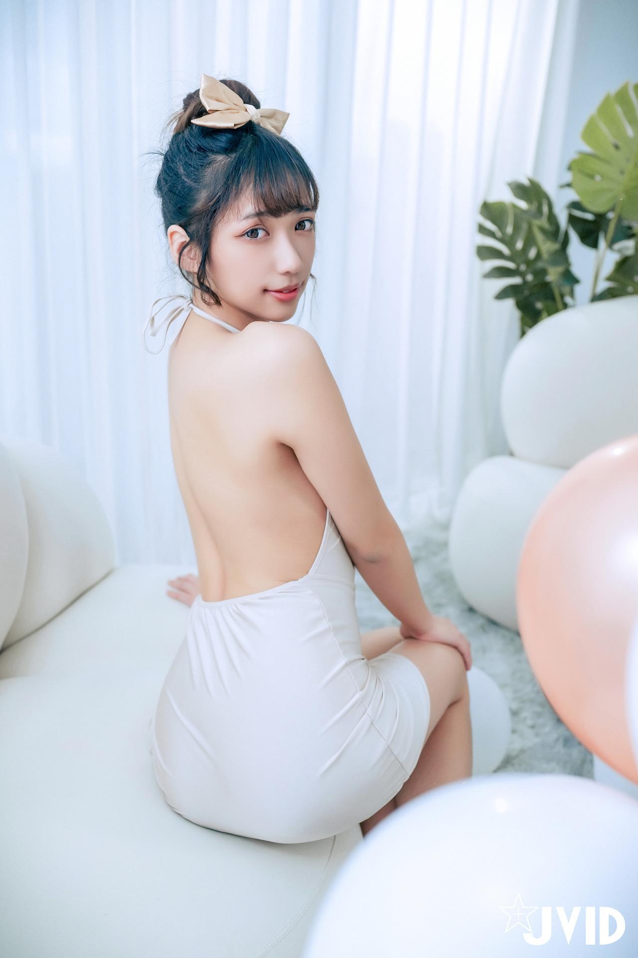 JVID 井野奈 & 肉包 – 色慾融合の閨蜜慶生派對 Set.01(6)