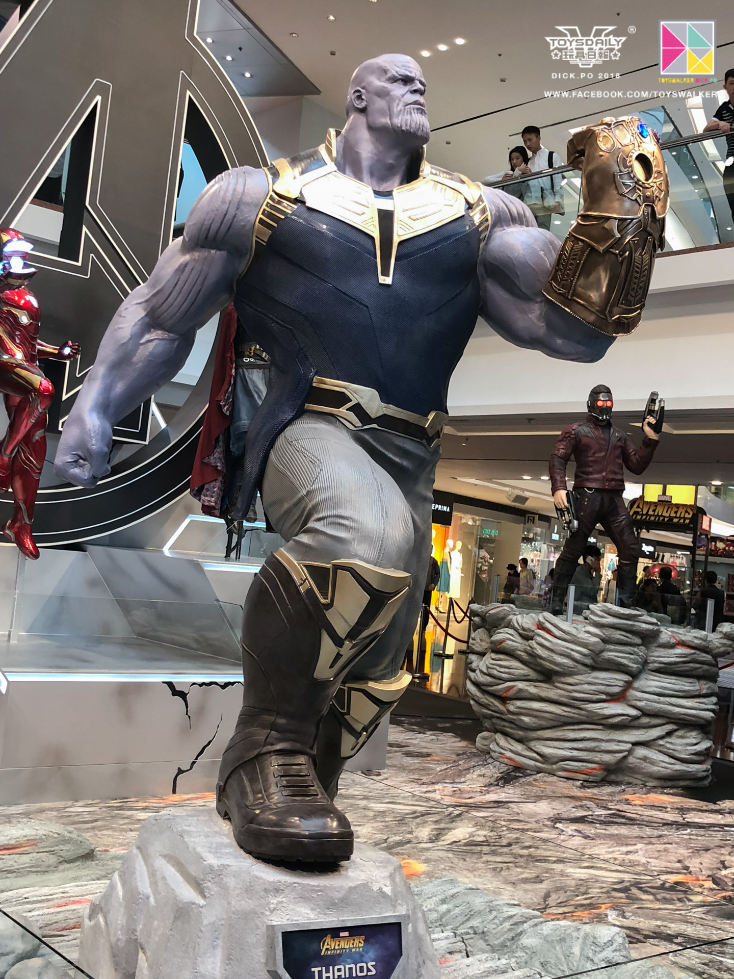 Exhibition Hot Toys : Avengers - Infinity Wars  6HAetzrR_o