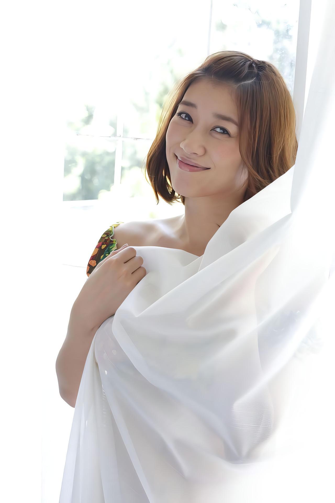 Mikie Hara 原幹恵, Bamboo e-Book 写真集 「上品お姉さんの誘惑」 Set.01(3)