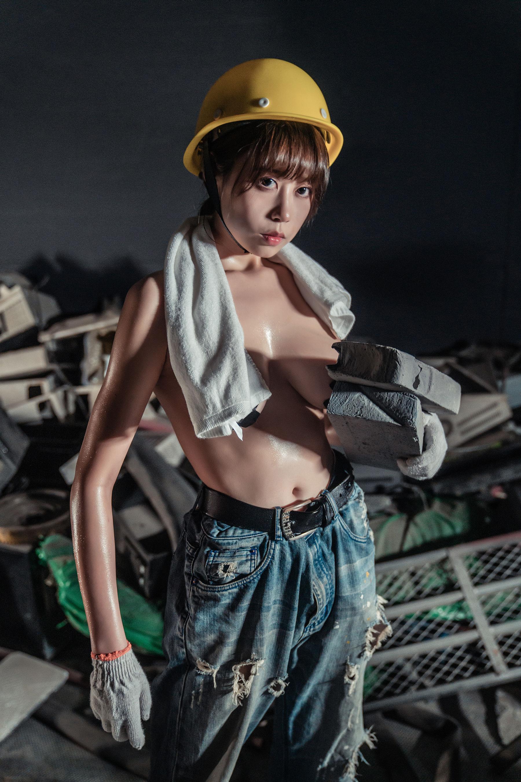 [Cosplay] 奈汐酱nice – 咱们工人有力量 写真集(22)