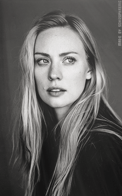 Deborah Ann Woll Xj1HG75x_o