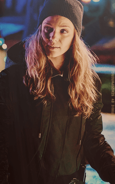 Tracy Spiridakos 4foHopJF_o