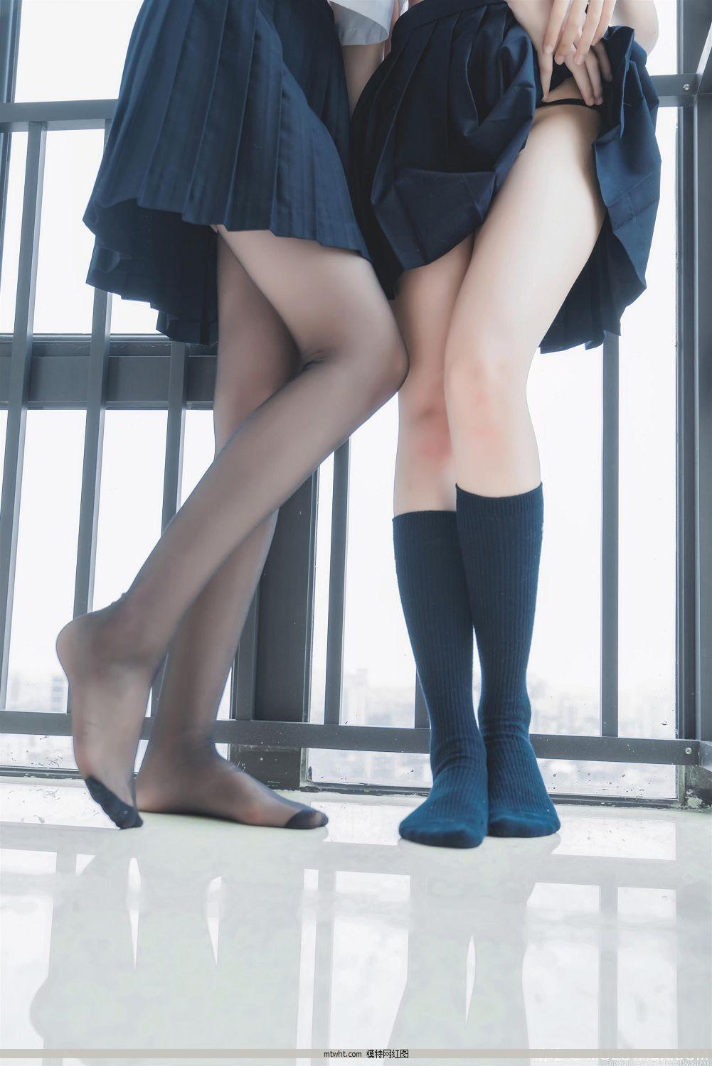 微博美女:@桜桃喵 – 她(制服×制服) (微博美女:@桜桃喵&福利妹子图-萌系小姐姐治愈系美少女Coser@木绵绵OwO)[37P](14)