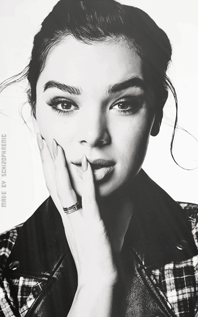 Hailee Steinfeld NoJ8GEG8_o