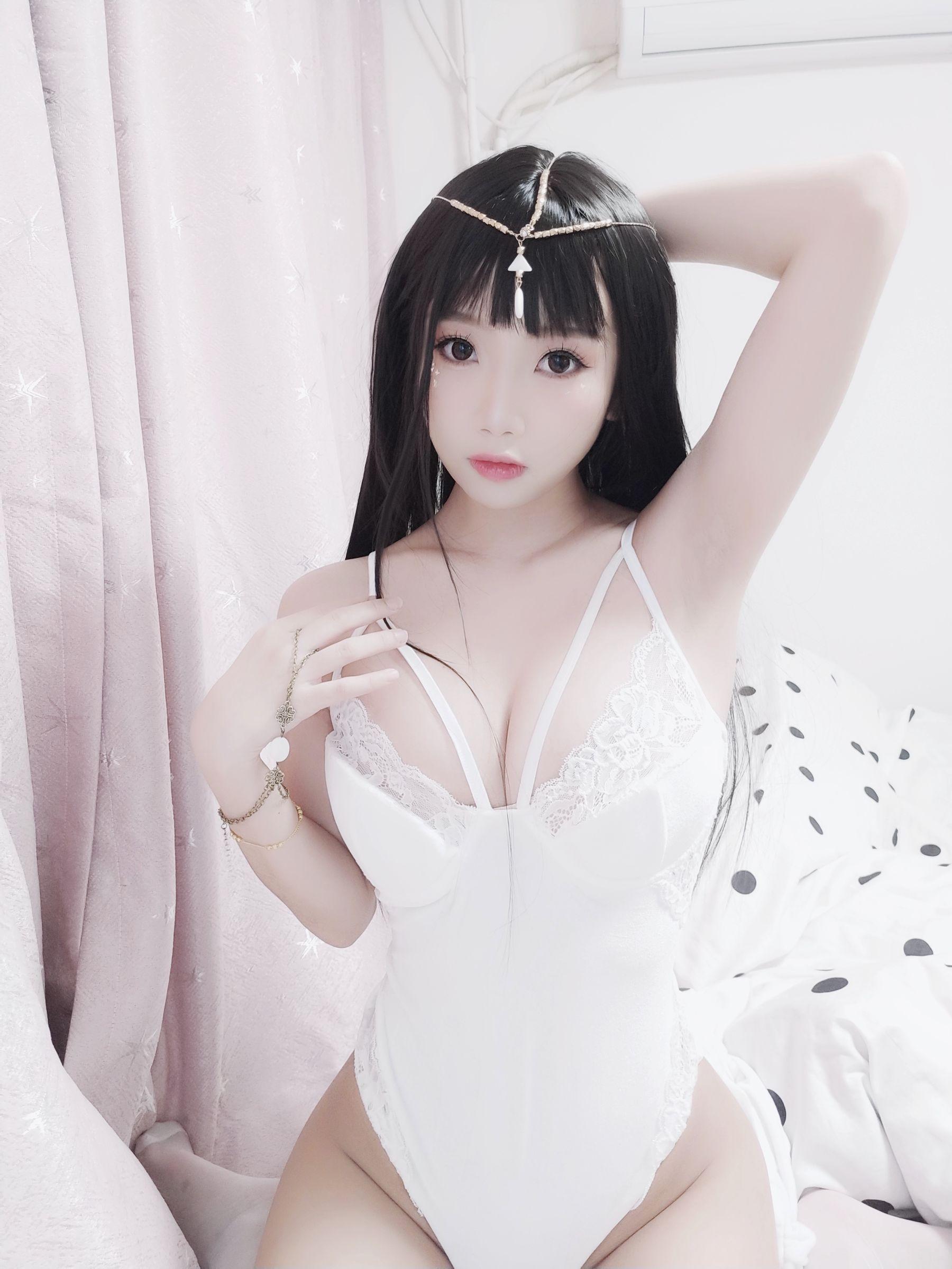 白嫩美少女鬼畜瑶 《白色埃及瑶》 写真集(45)