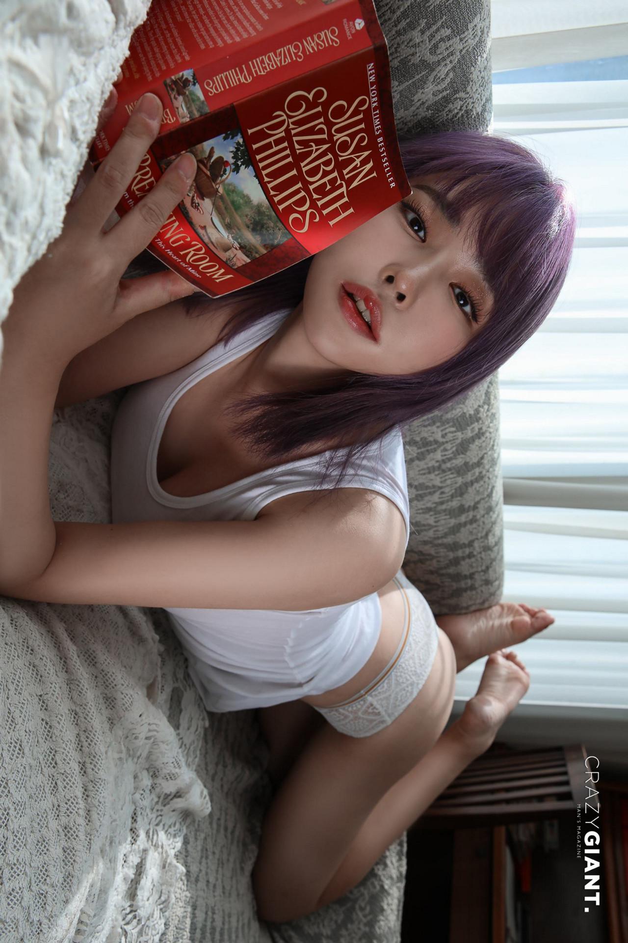 Hanere 하네레, CRAZYGIANT Sexy Photobook Set.01(22)