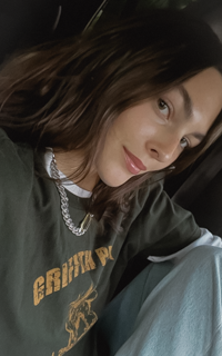 Vittoria Ceretti 1OBbzHqH_o