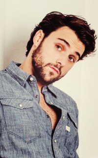 Jack Falahee 8UUERUHe_o