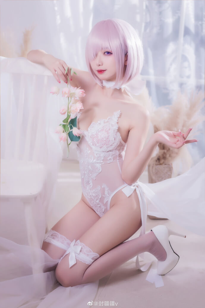 Cosplay：fgo玛修同人婚纱cos,绝美身姿浪漫白丝 @封疆疆v