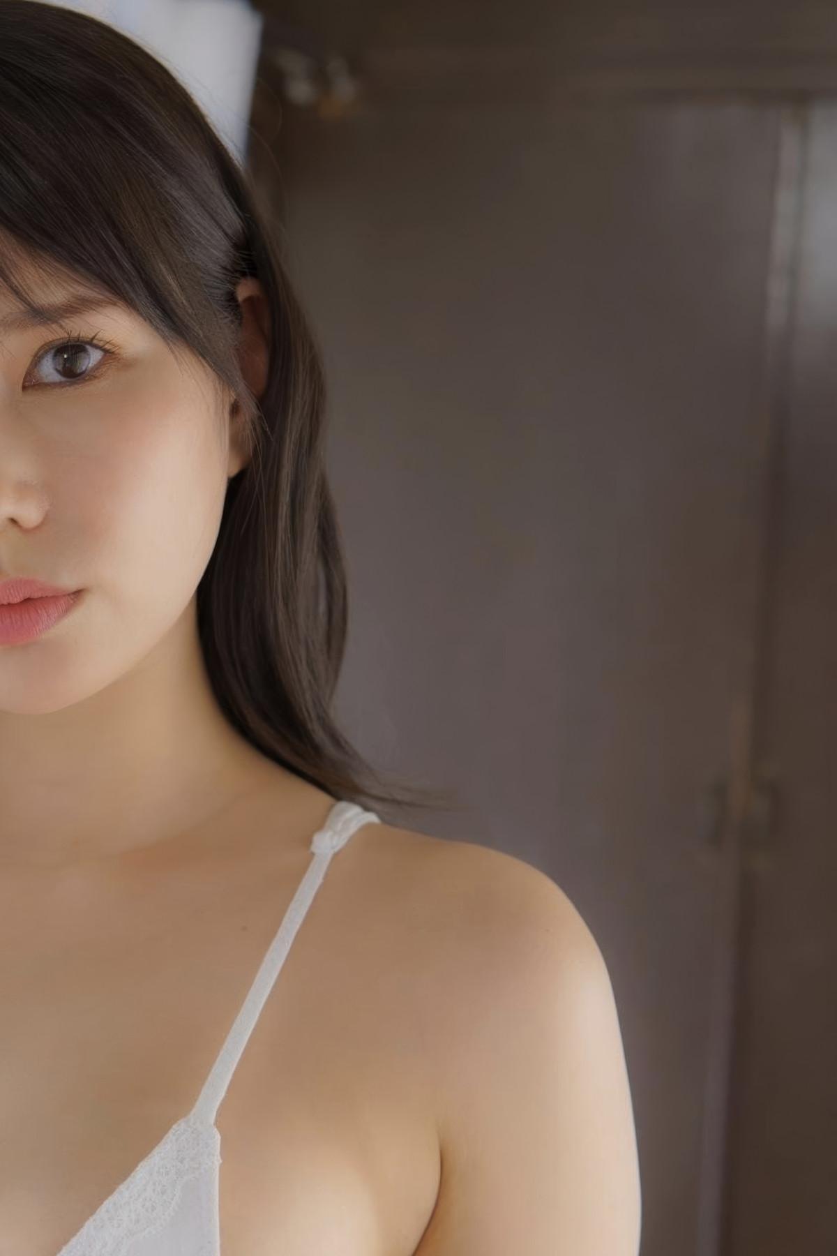 Yuka Aragaki 新垣優香, 写真集 「ミルキーグラマーが止まらない」 Set.02(10)