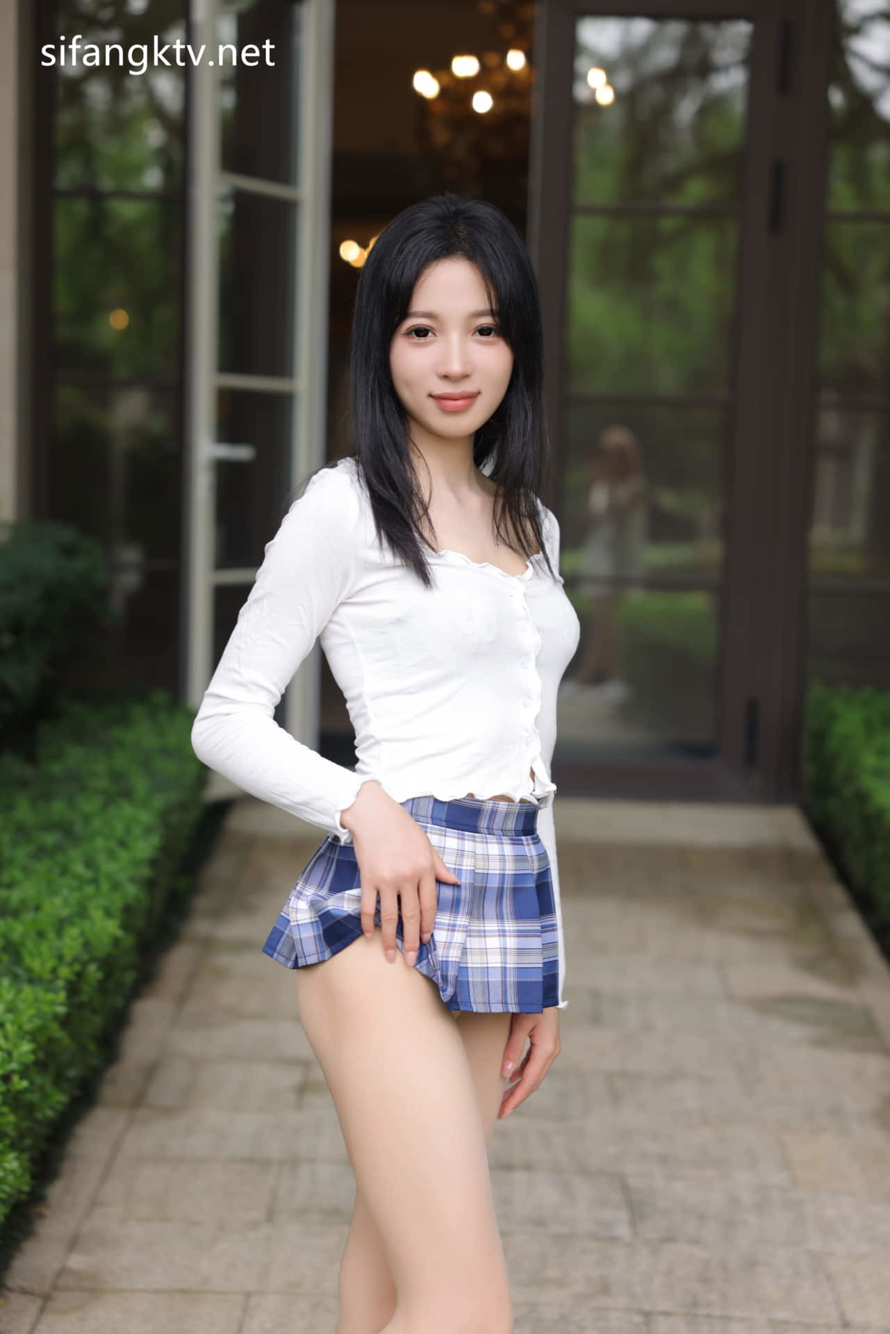 Hidetoshi Goddess Tang Bean Temptation Private Photography ~ Three Points Revealed + Cute Transparent Small Underwear in Student Uniforms and Self-Touching with Props