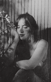 Dakota Johnson JHjnC2A8_o