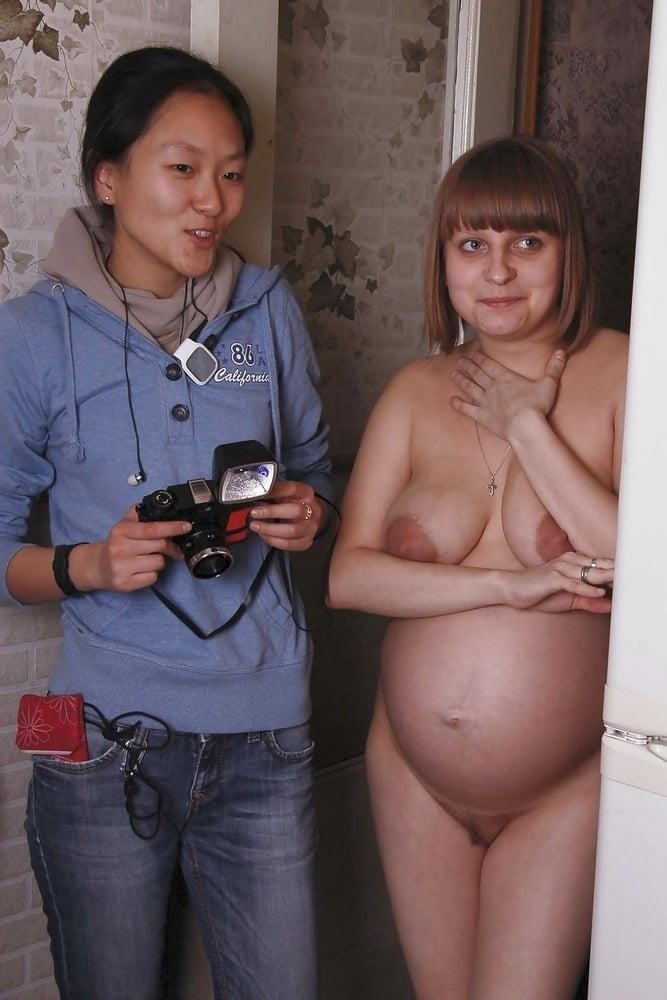 Naked pregnant babes-8220