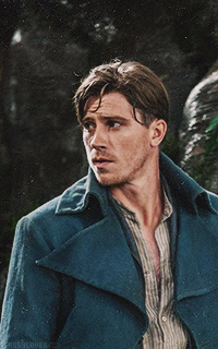 Garrett Hedlund SEu2PBE3_o