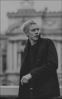 Lucky Blue Smith PDgR4N7S_o