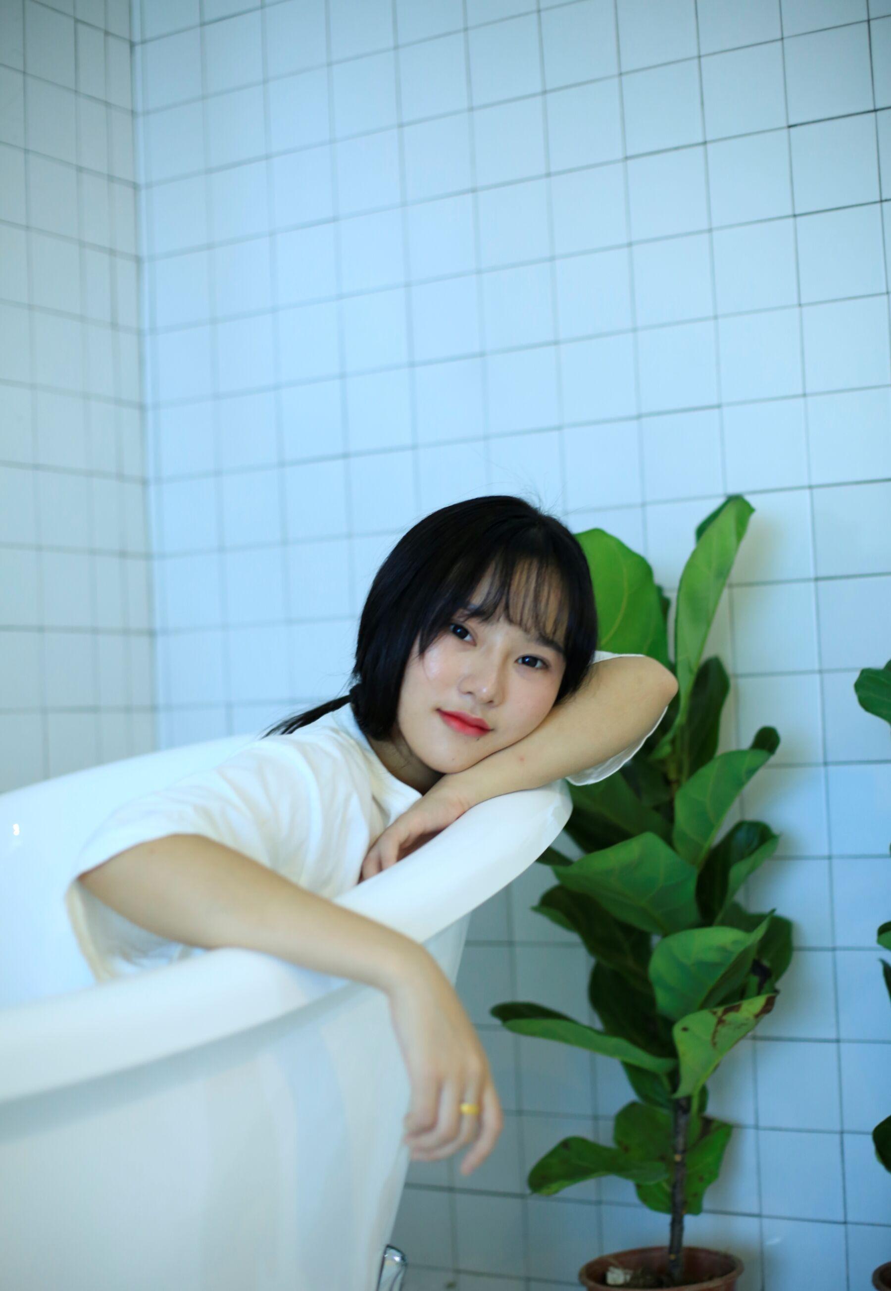 国模套图 素人私房流出(657)