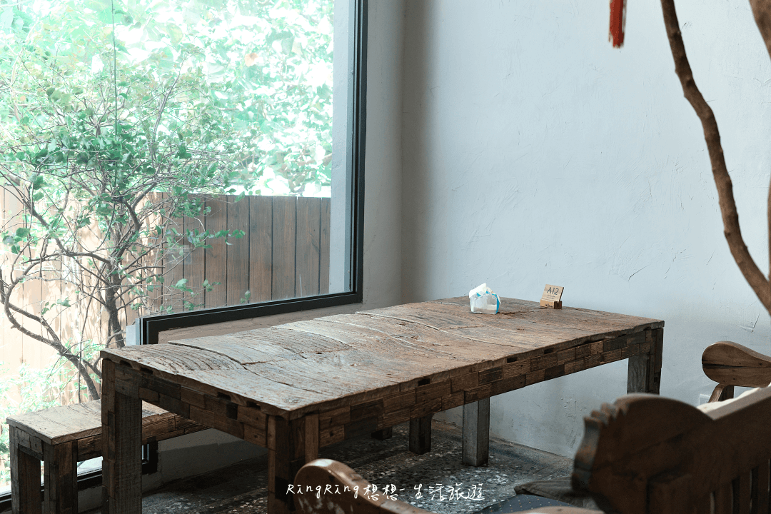 海邊灶咖用餐空間