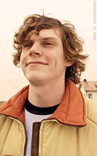 Evan Peters UoH1CeYm_o